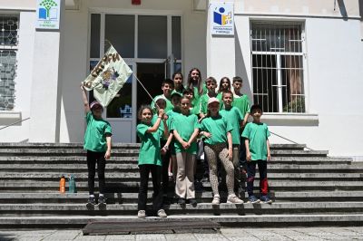 На 27.05 от 12:30 ч. в двора на ОУ ''Христо Ботев'' се проведе открита практика по история, човекът и обществото и физическо възпитание на тема: ''Игри на волята - Първо българско царство'' 3